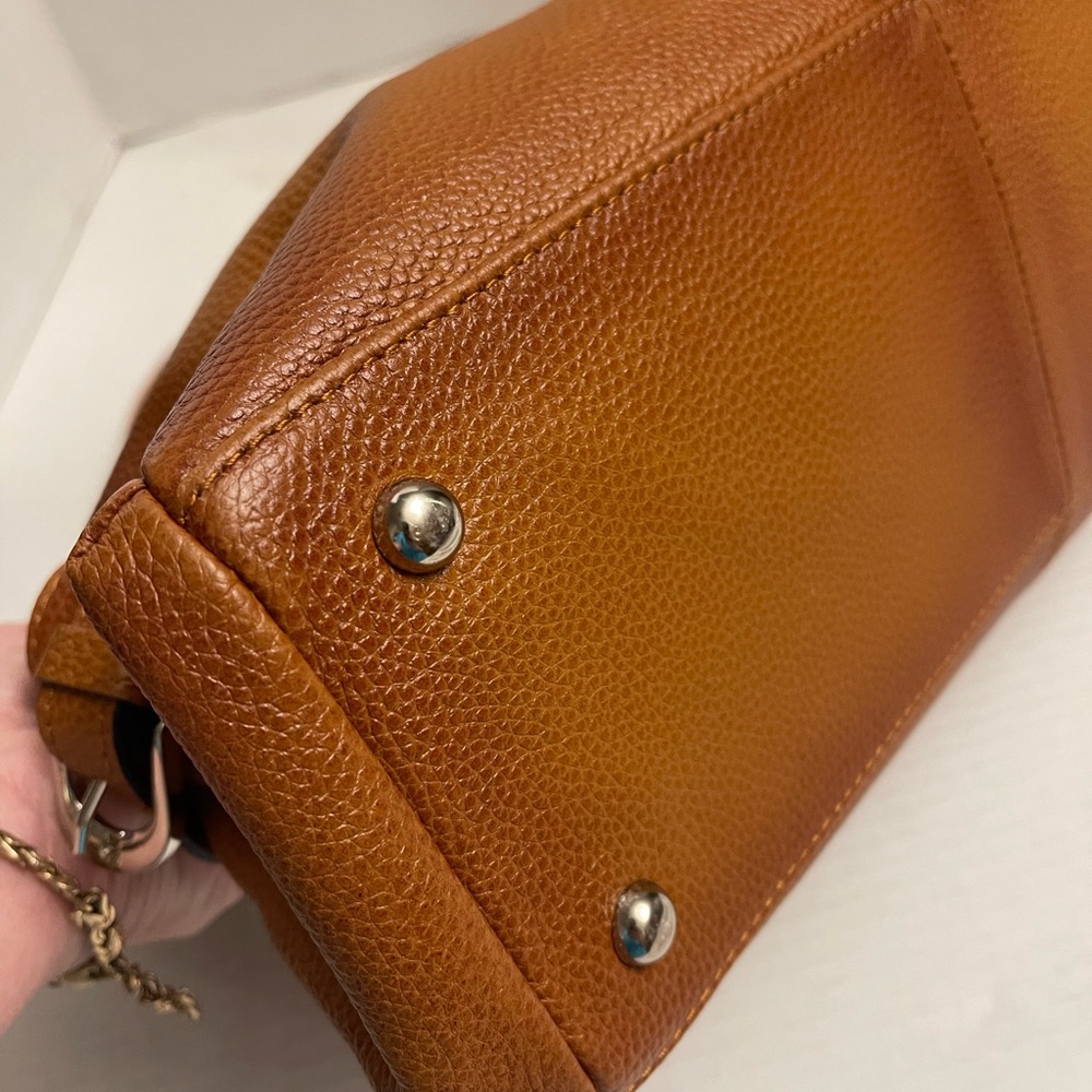 Classic Tan Leather Tote Bag - Picture 14 of 14